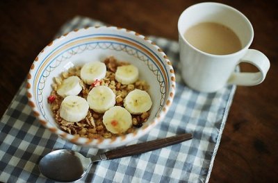 ​卖糖稀的盖楼歇后语30句