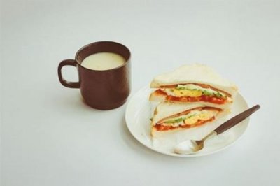 ​朋友家人生病怎么安慰短信（鼓励安慰病人的短信）