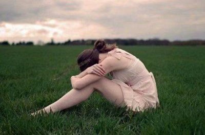 ​描写神态的优美句子(44句)