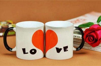 ​逗女孩开心的聊天句子 哄女孩子开心的话(99句)