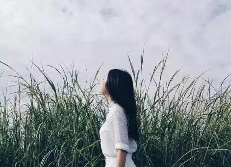 一群小孩子吃东西文案抖音（小朋友吃东西的朋友圈）