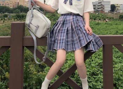 ​十年前照片如何发朋友圈(十年前十年后相片发朋友圈描写)