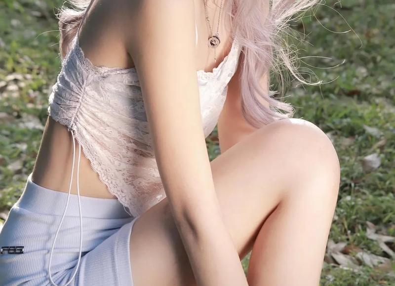 女生发什么样的朋友圈是在暗示你找她？
