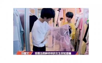 ​情感语录丨借一把清风吹开阴霾，接一碗烈酒谈笑风生