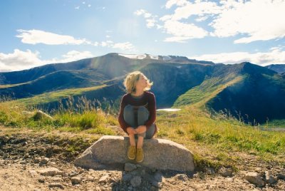 ​关于一个本不该承受的年纪的说说句子