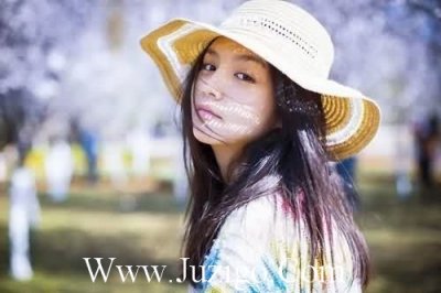 ​出去玩发朋友圈幽默句子(精选28句)