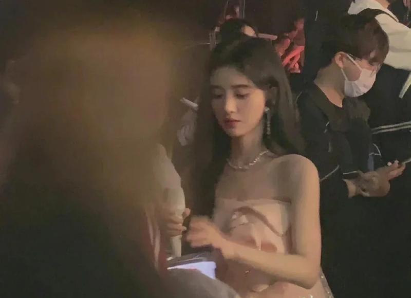 伤感文案句句心痛短：那是种美丽的欺骗…(精选21句)